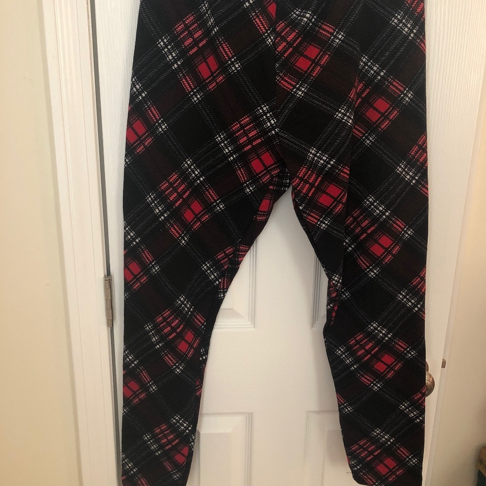 Plaid Winter Leggings (new without tags)